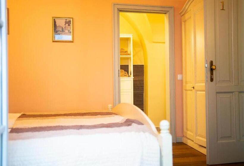 هاستل Patrick's Pub