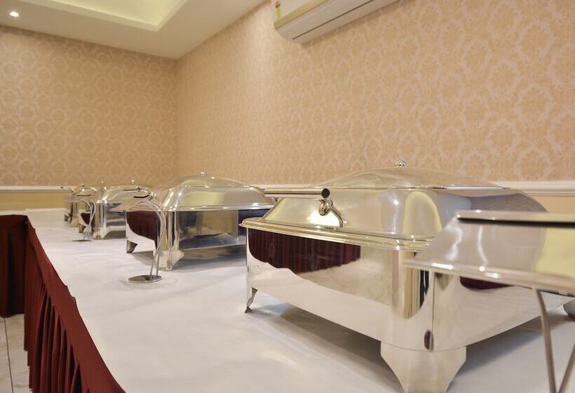 ホテル Capital O 37234 Reejas Inns  N  Suites