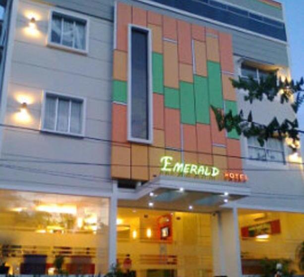 هتل Emerald