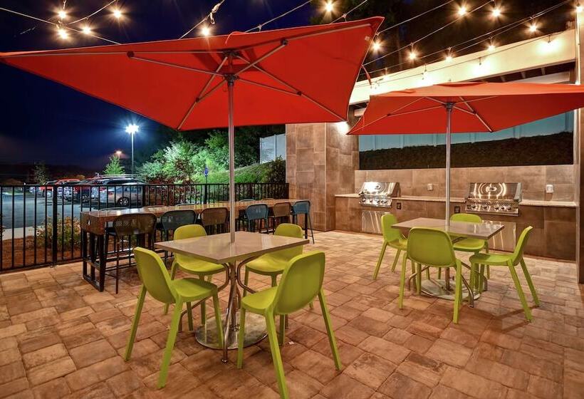 ホテル Home2 Suites By Hilton Birmingham Fultondale