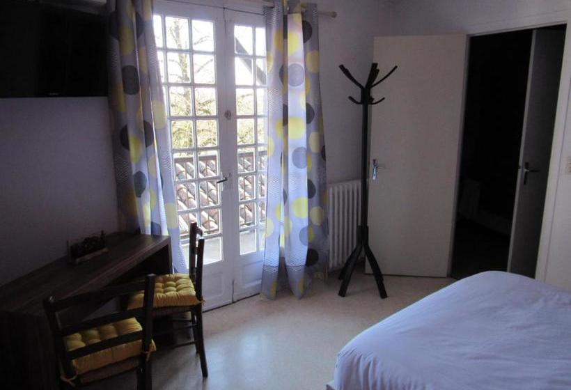 Отель L Occitan