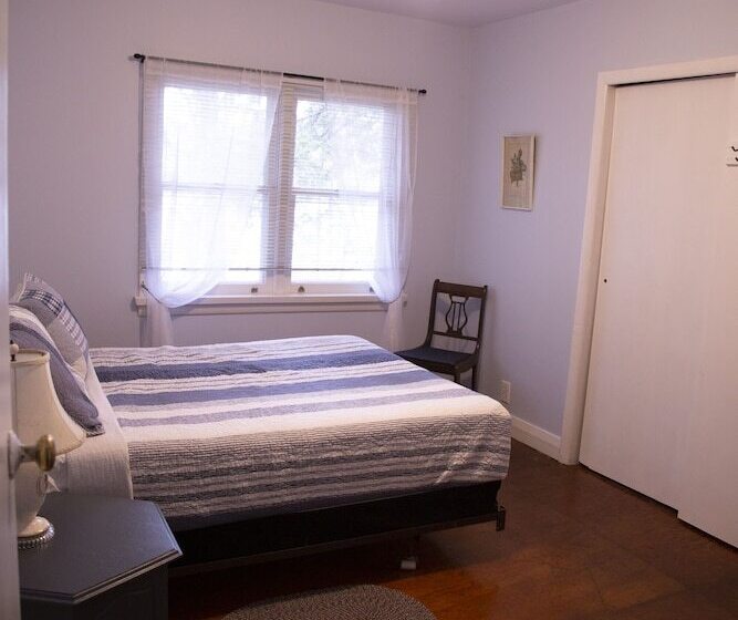 فندق Miners Bay Lodge