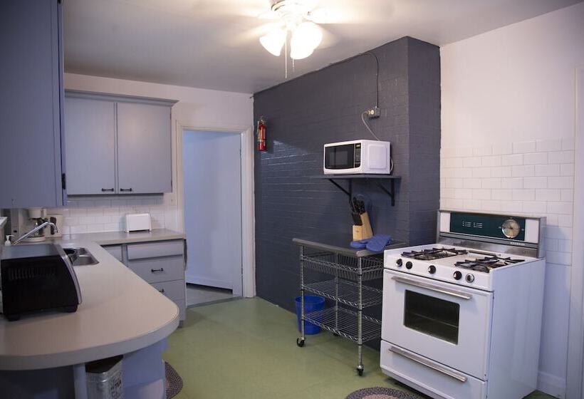 فندق Miners Bay Lodge