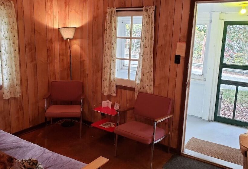 فندق Miners Bay Lodge