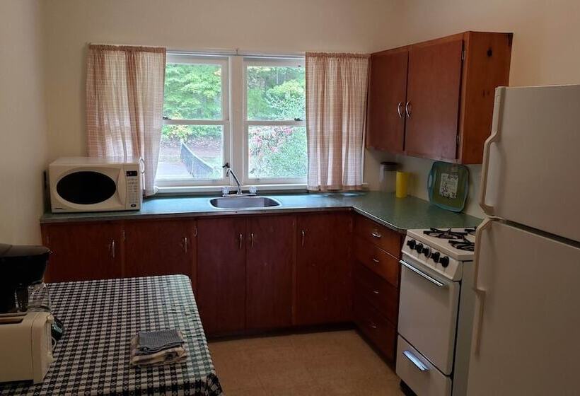 فندق Miners Bay Lodge