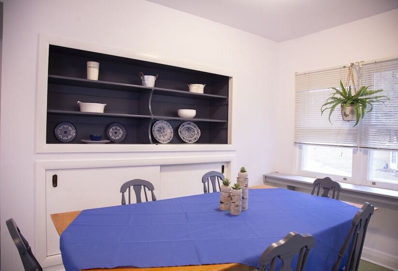 فندق Miners Bay Lodge