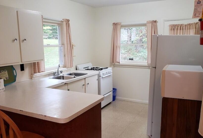 فندق Miners Bay Lodge