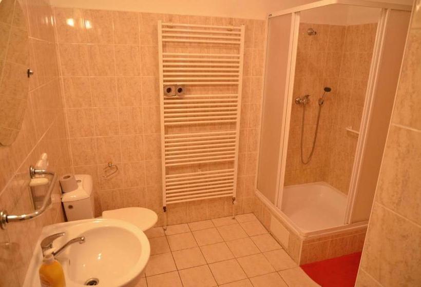 בית מלון כפרי Ostaš Police Nad Metují