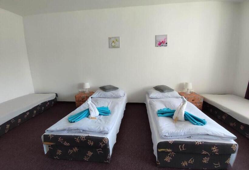 בית מלון כפרי Ostaš Police Nad Metují