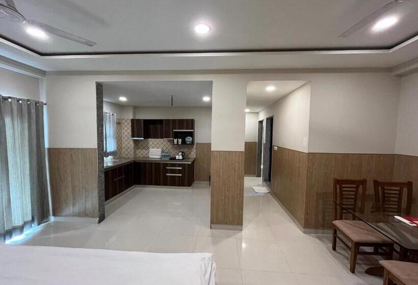 Отель Shri Radha Nikunj Opposite Prem Mandir