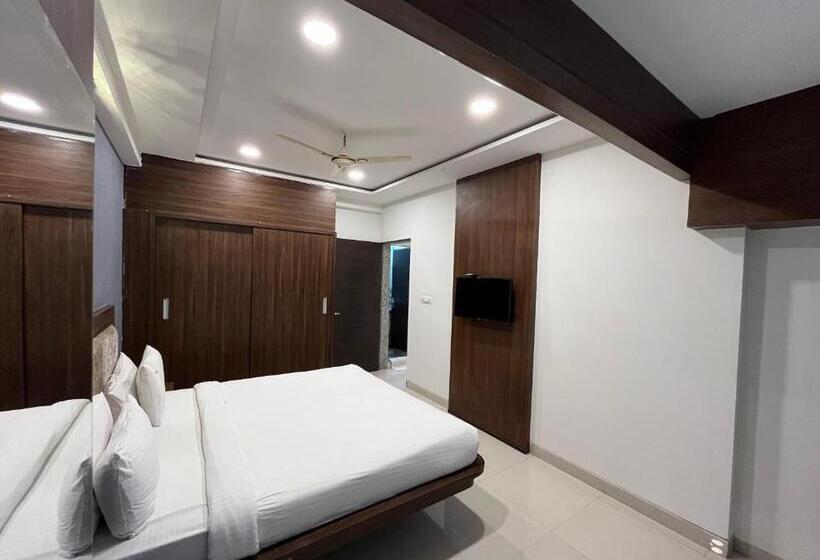 Отель Shri Radha Nikunj Opposite Prem Mandir