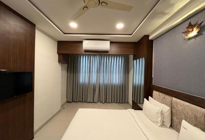 Отель Shri Radha Nikunj Opposite Prem Mandir