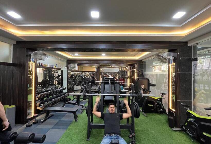 Отель Shri Radha Nikunj Opposite Prem Mandir