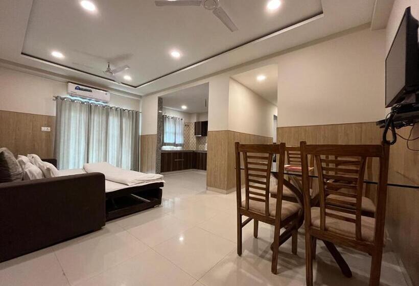 Отель Shri Radha Nikunj Opposite Prem Mandir