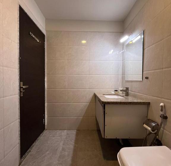 Отель Shri Radha Nikunj Opposite Prem Mandir