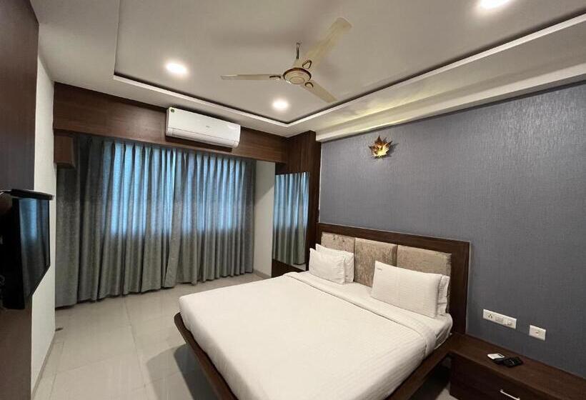 Отель Shri Radha Nikunj Opposite Prem Mandir