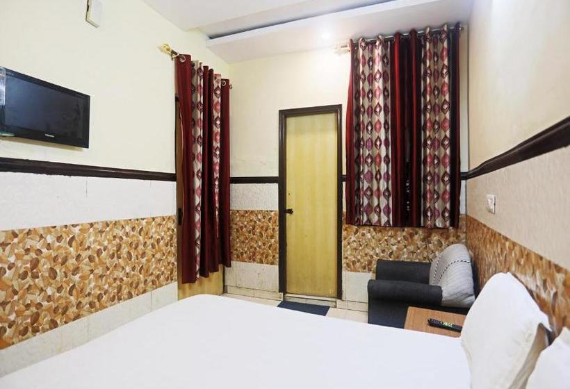 酒店 Spot On 37452 Kataria Guest House