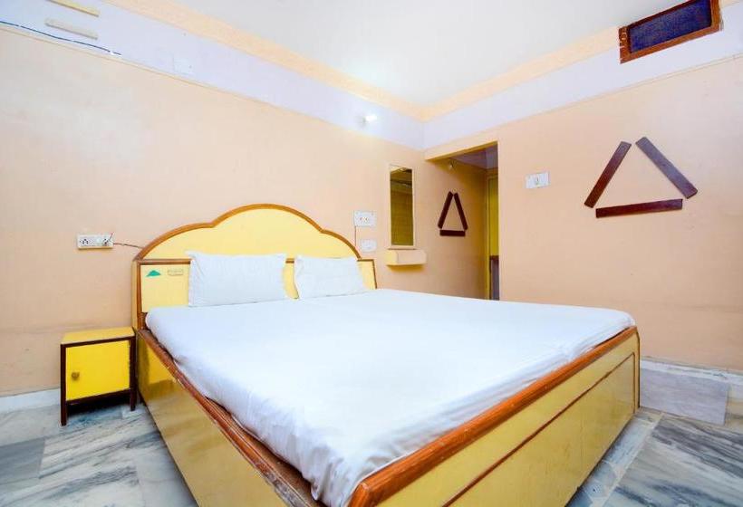 فندق Spot On 37861 Locham Guest House