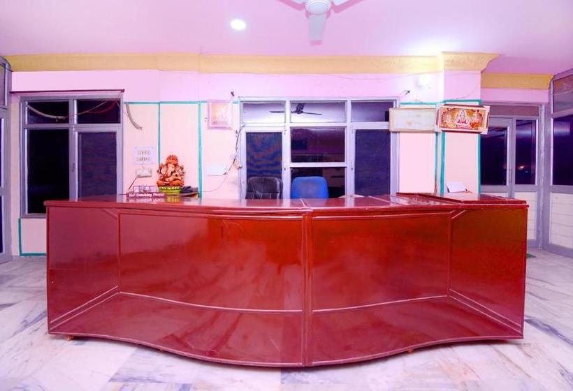 فندق Spot On 37861 Locham Guest House