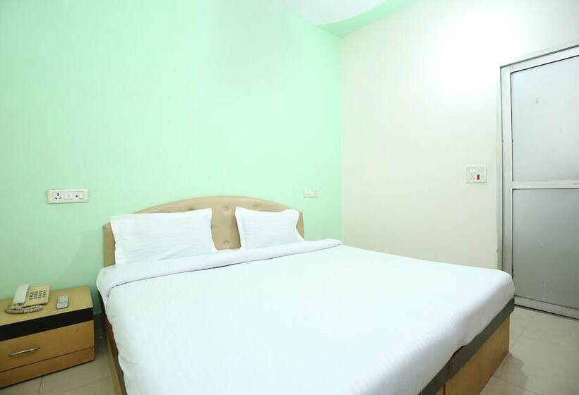 فندق Spot On 38121 Sunshine Lodge