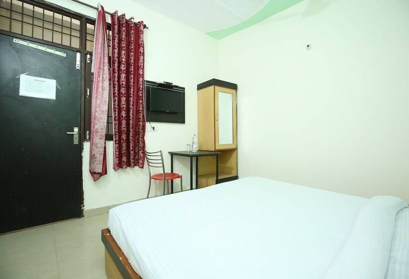 فندق Spot On 38121 Sunshine Lodge