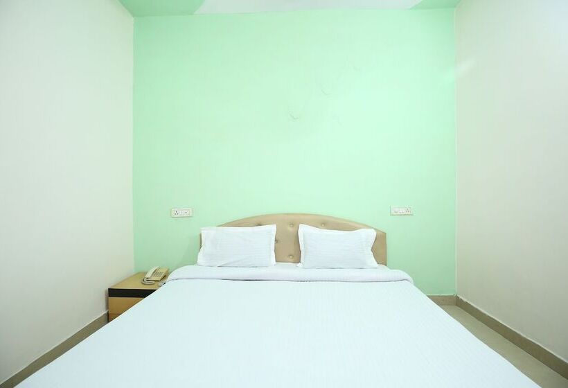 فندق Spot On 38121 Sunshine Lodge