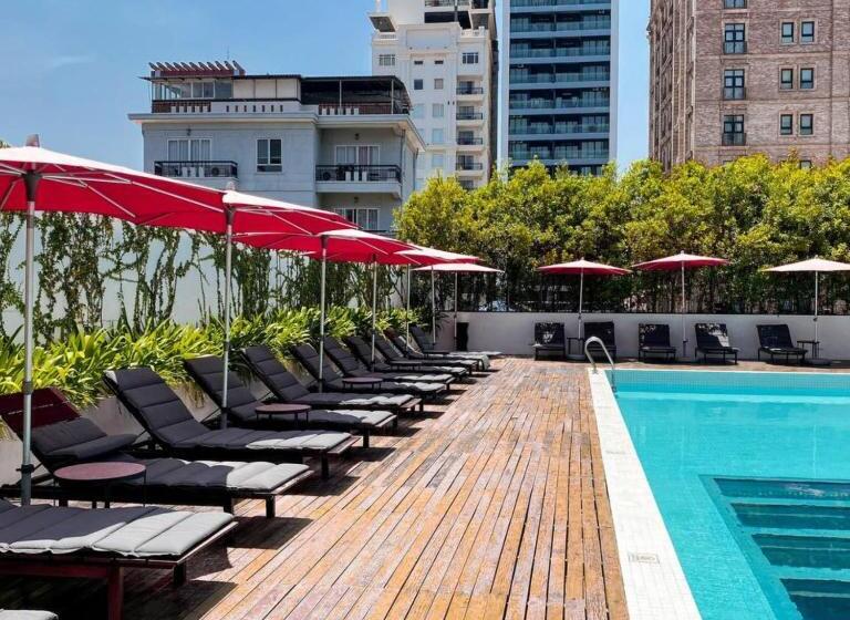 Baitong Hotel & Resort Phnom Penh