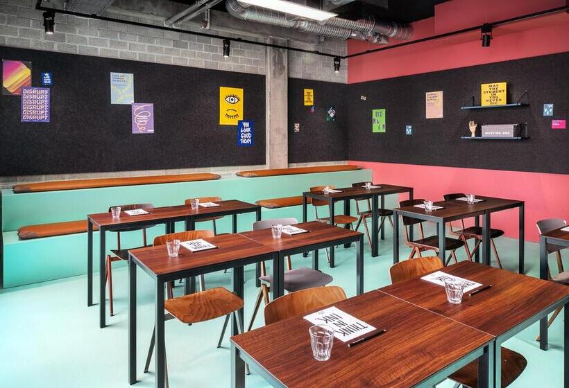 هتل The Social Hub Berlin Alexanderplatz