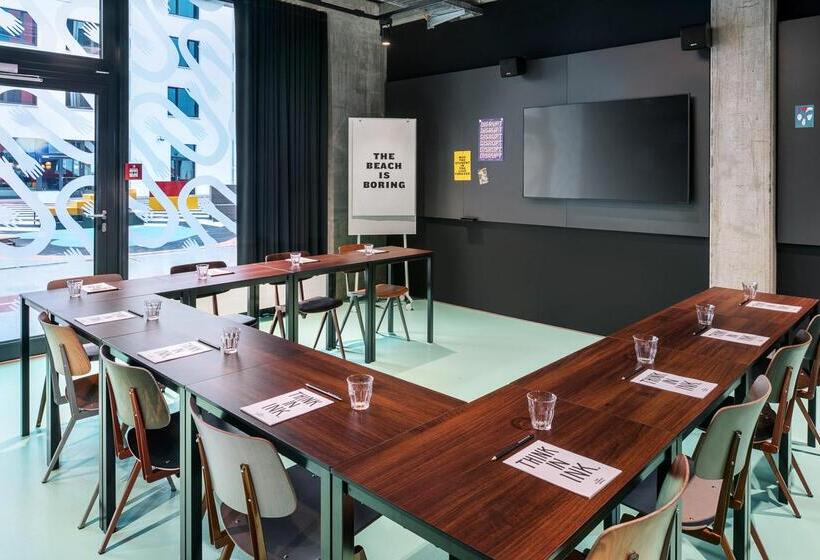 هتل The Social Hub Berlin Alexanderplatz