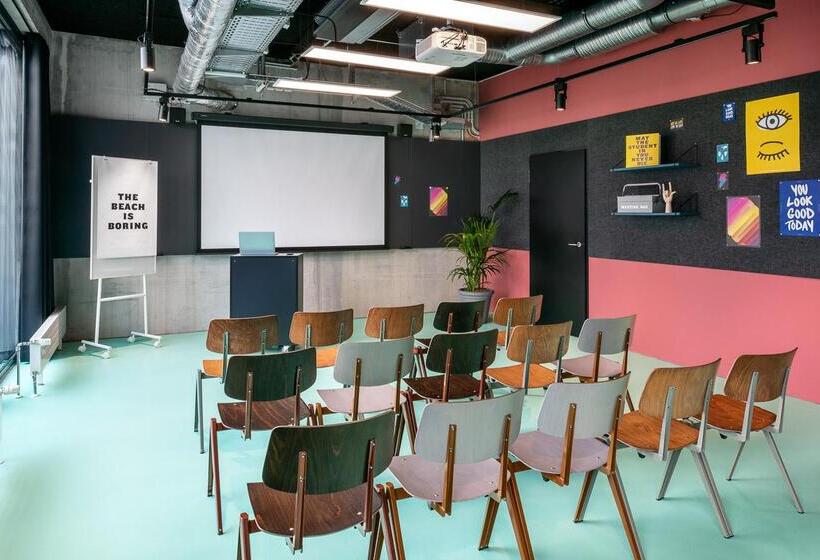 هتل The Social Hub Berlin Alexanderplatz