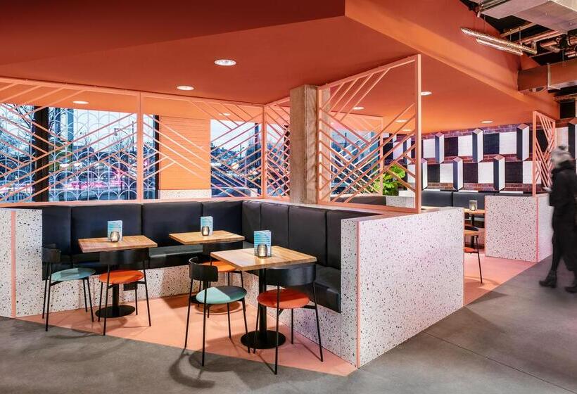 هتل The Social Hub Berlin Alexanderplatz