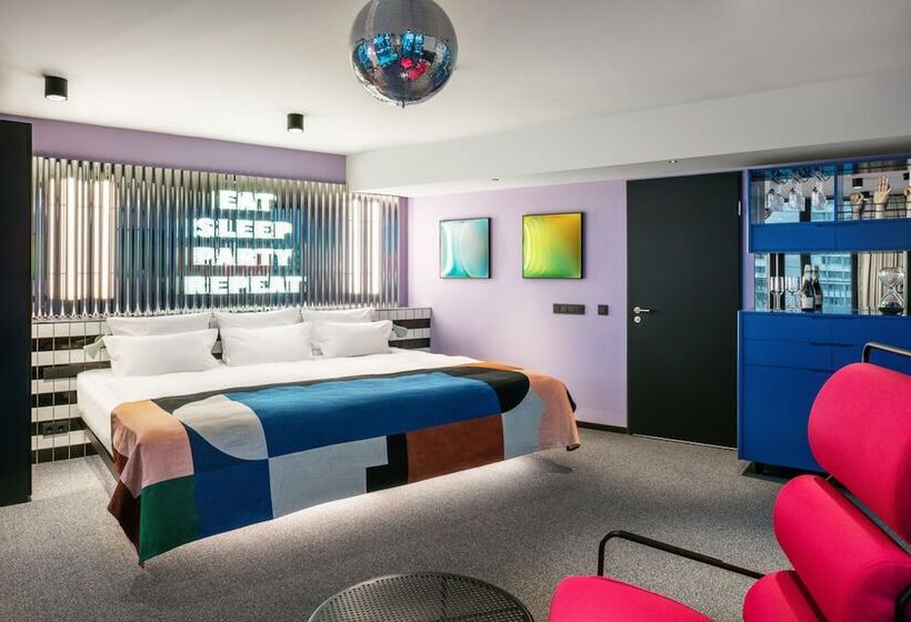 هتل The Social Hub Berlin Alexanderplatz