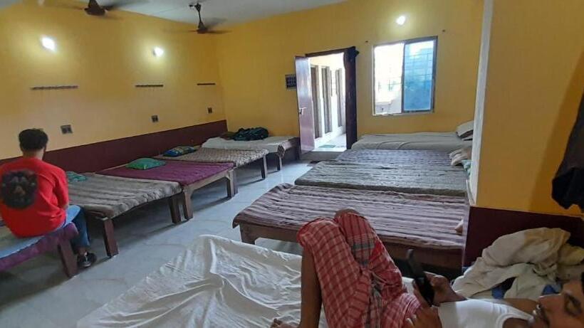 بنسيون Narendra Niketan