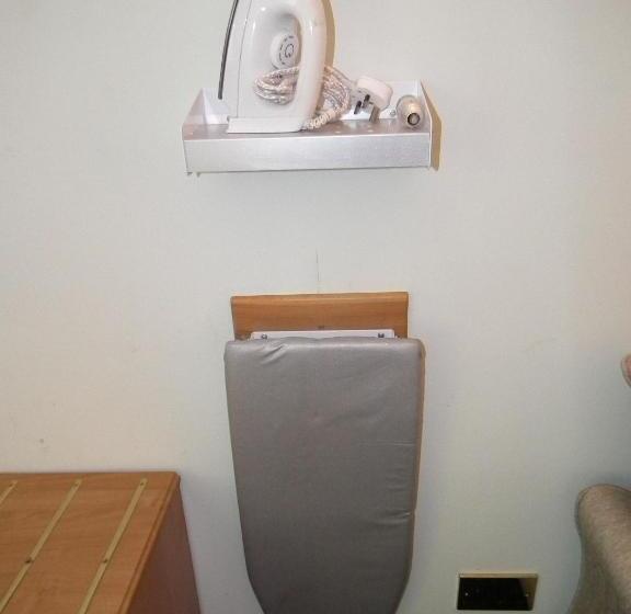 بنسيون The Red Lion Tavern