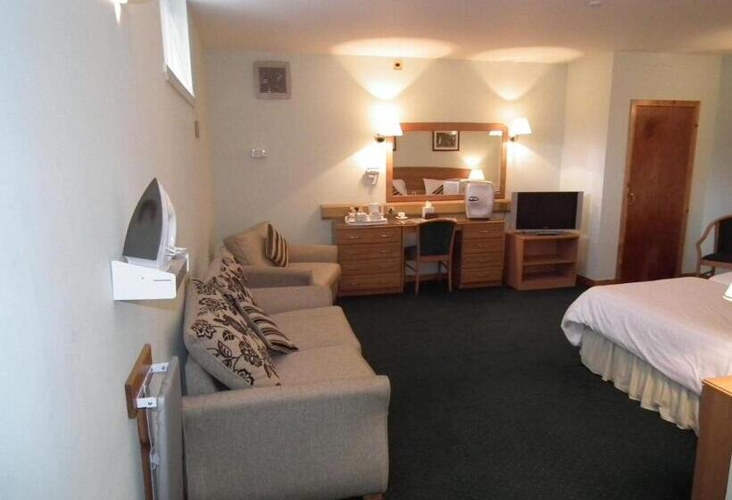 بنسيون The Red Lion Tavern