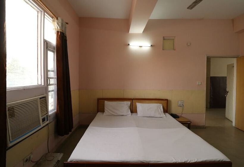 Spot On 37324 Hotel Grace