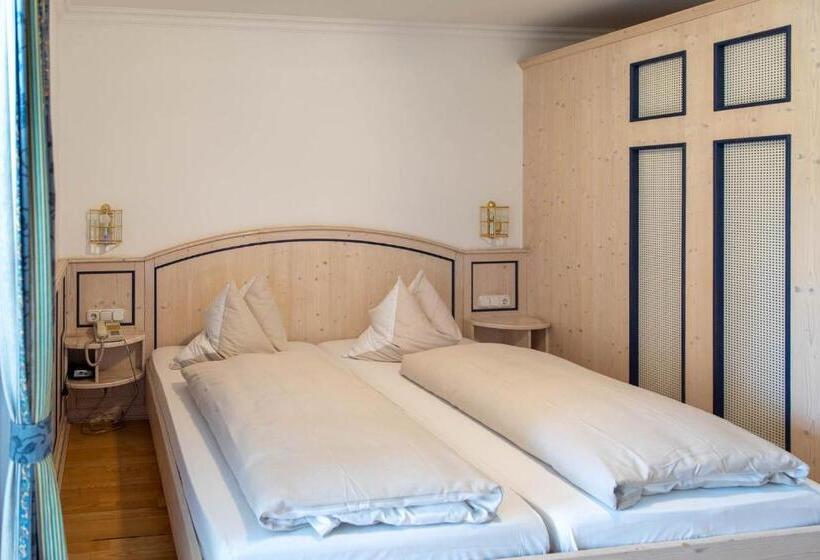 هاستل Fischerstüberl Attel