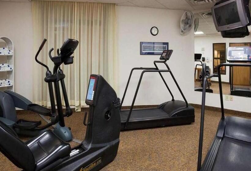 הוסטל Norwood Inn & Suites Eagan St Paul & Mall Of America