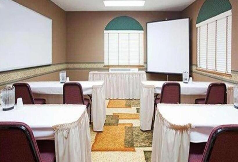 הוסטל Norwood Inn & Suites Eagan St Paul & Mall Of America