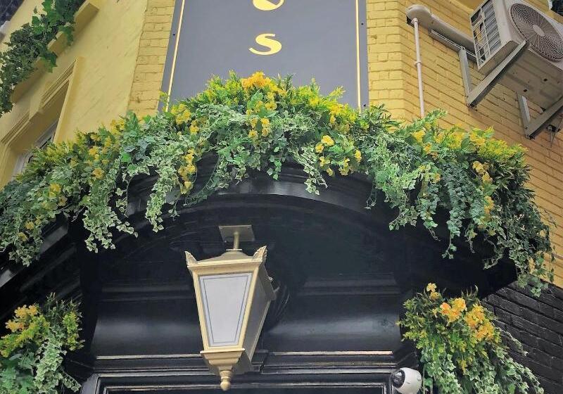 Bed and Breakfast Caboose