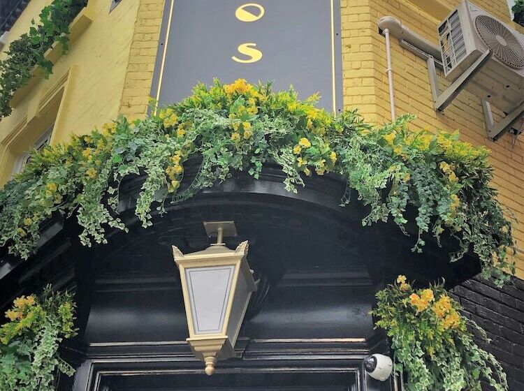 Bed and Breakfast Caboose