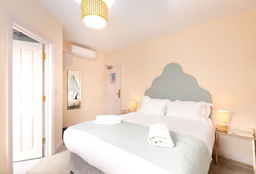 Bed and Breakfast Caboose