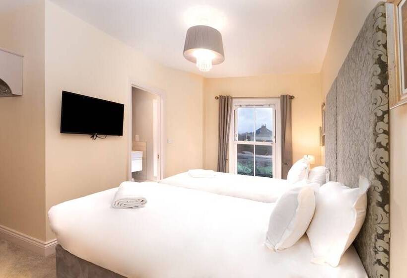 Bed and Breakfast Caboose