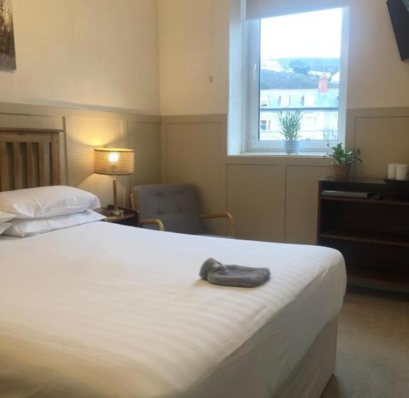 مبيت وإفطار Helmsman Guesthouse