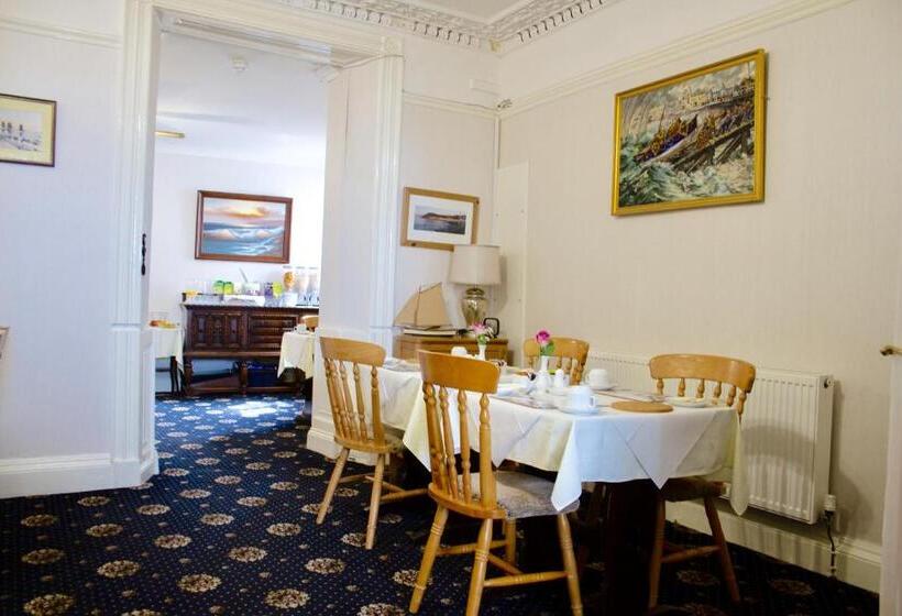 مبيت وإفطار Helmsman Guesthouse