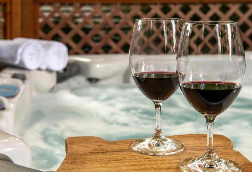 민박 Inn At The Gorge