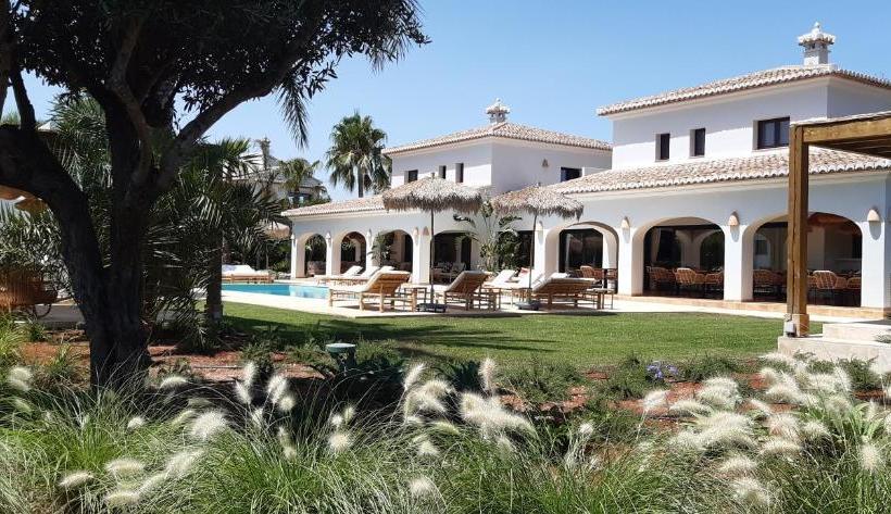 ベッドアンドブレックファースト The Adelante House