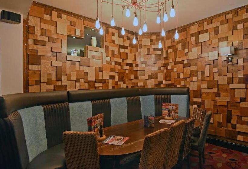 ホテル Royal Oak By Greene King Inns