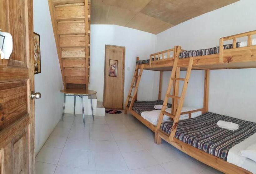 Отель Rusty Nail Inn And Cafe