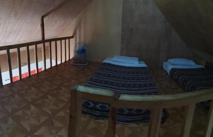 Отель Rusty Nail Inn And Cafe